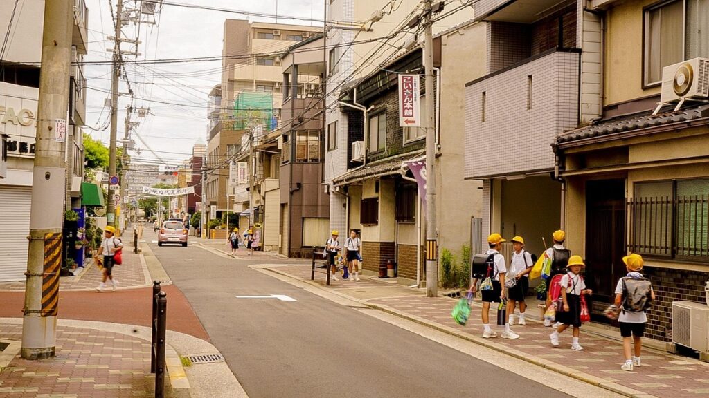 小学生の口臭の原因と舌苔の関係は？